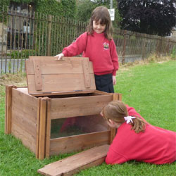 The Compact WOW Wooden Observation Wormery